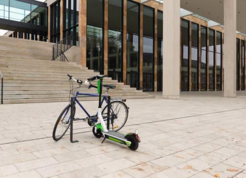 Moravia Fahrrad-Anlehnbügel CITY GILA aus Flachstahl Milieu 3 L