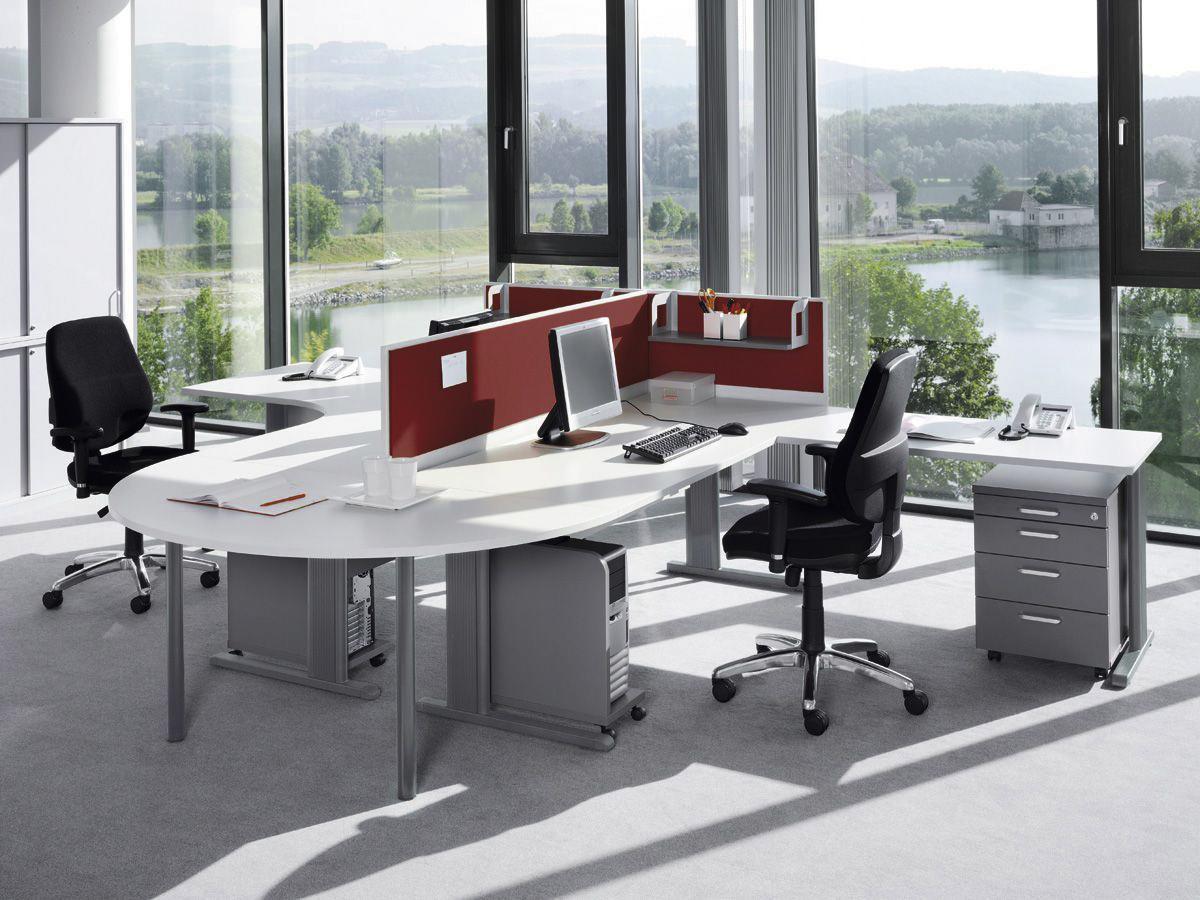 Nowy Styl Freiform-Schreibtisch E10 mit 4-Fußgestell aus Rundrohr Milieu 4 ZOOM